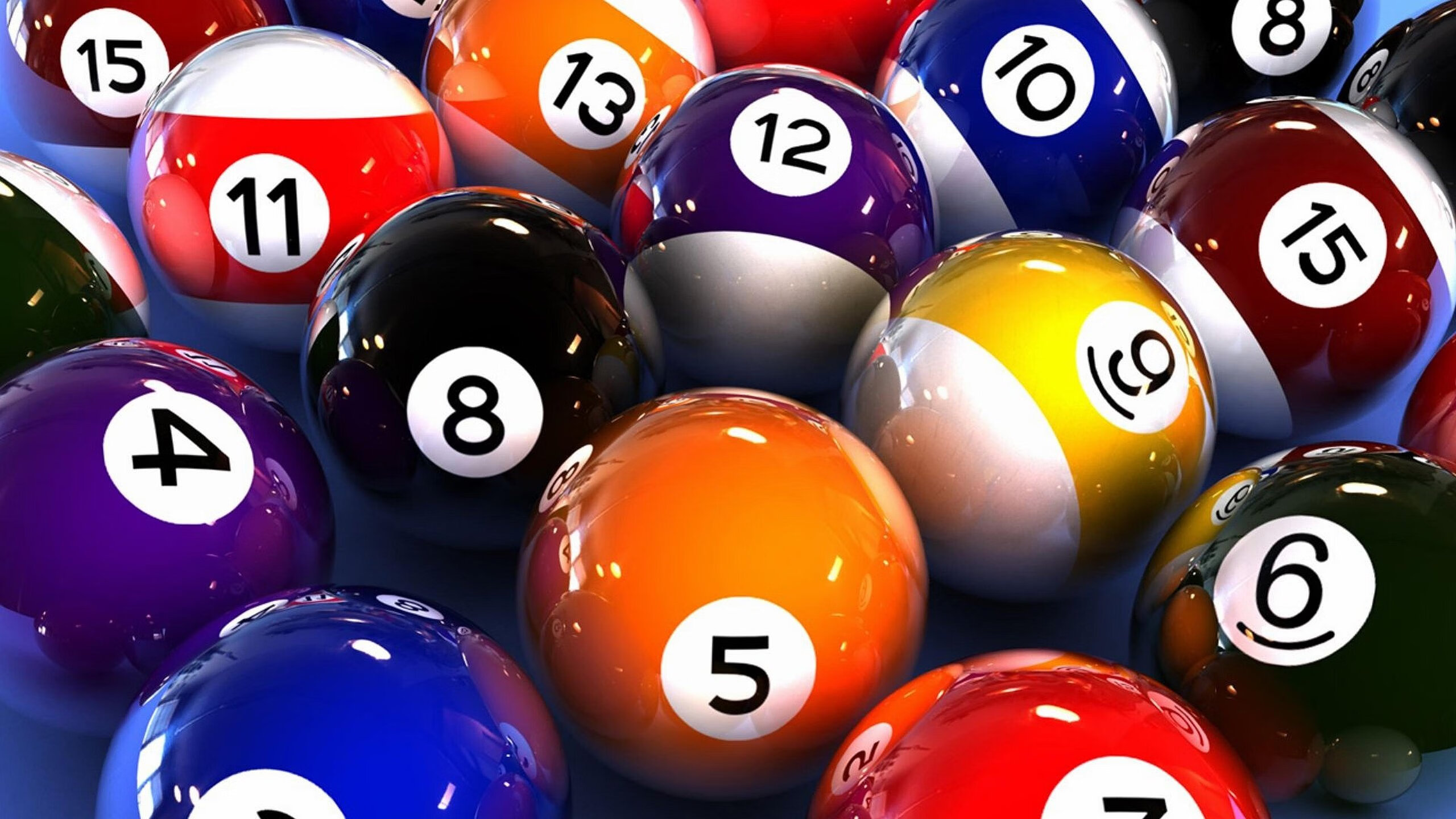 梅西第八次捧起金球奖 足坛传奇再创历史
